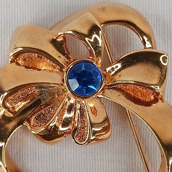 AVON Vintage Stamped Brooch Pin Large Goldtone Heart Sapphire - Picture 4 of 7